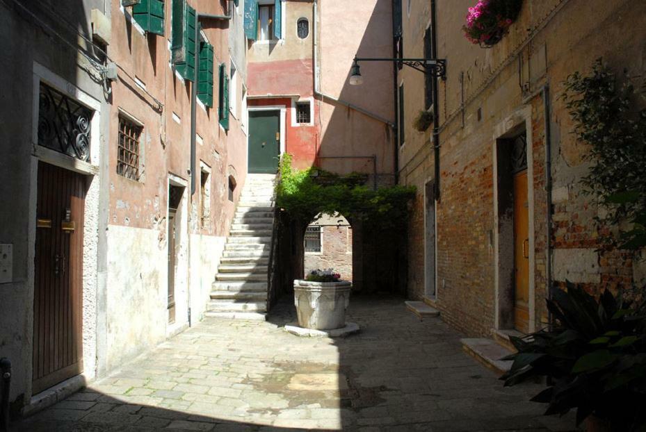 Dorsoduro - Corte Della Comare Venezia Eksteriør bilde